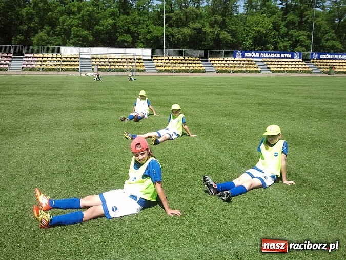 Zdjęcie w galerii na portalu naszraciborz.pl: Piłkarki z Pawłowa najlepsze w kraju. Jadą na zgrupowanie do Ajaxu Amsterdam wiadomości z regionu