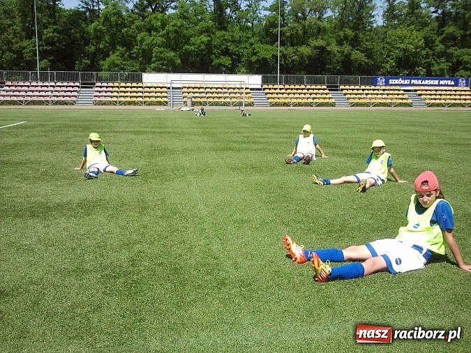 Zdjęcie w galerii na portalu naszraciborz.pl: Piłkarki z Pawłowa najlepsze w kraju. Jadą na zgrupowanie do Ajaxu Amsterdam wiadomości z regionu