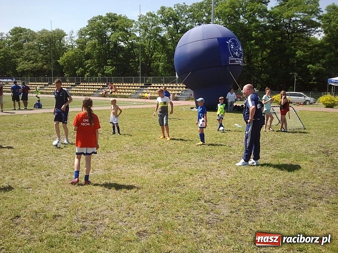 Zdjęcie w galerii na portalu naszraciborz.pl: Piłkarki z Pawłowa najlepsze w kraju. Jadą na zgrupowanie do Ajaxu Amsterdam wiadomości z regionu