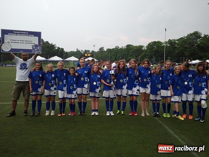 Zdjęcie w galerii na portalu naszraciborz.pl: Piłkarki z Pawłowa najlepsze w kraju. Jadą na zgrupowanie do Ajaxu Amsterdam wiadomości z regionu