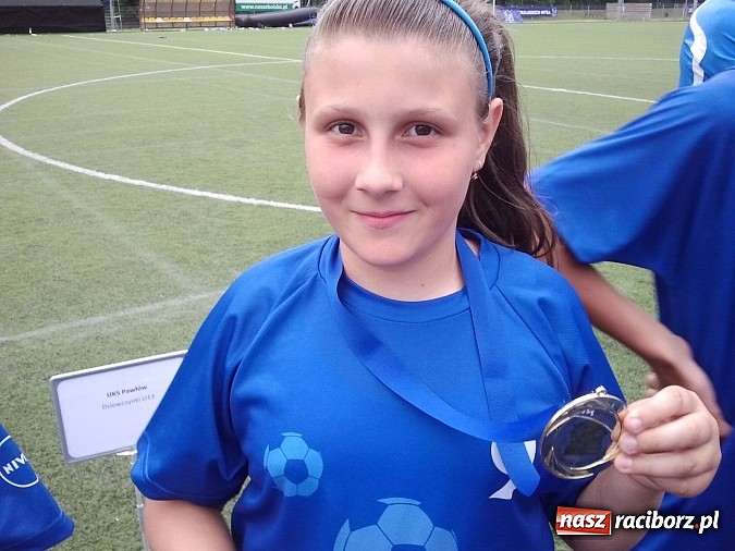 Zdjęcie w galerii na portalu naszraciborz.pl: Piłkarki z Pawłowa najlepsze w kraju. Jadą na zgrupowanie do Ajaxu Amsterdam wiadomości z regionu