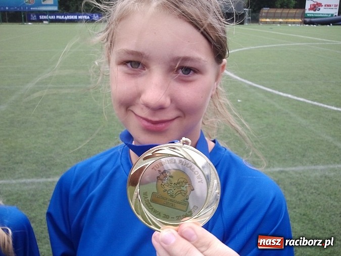 Zdjęcie w galerii na portalu naszraciborz.pl: Piłkarki z Pawłowa najlepsze w kraju. Jadą na zgrupowanie do Ajaxu Amsterdam wiadomości z regionu