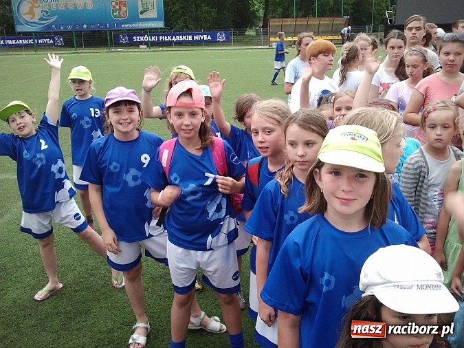 Zdjęcie w galerii na portalu naszraciborz.pl: Piłkarki z Pawłowa najlepsze w kraju. Jadą na zgrupowanie do Ajaxu Amsterdam wiadomości z regionu