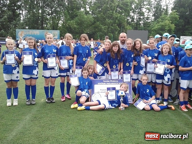 Zdjęcie w galerii na portalu naszraciborz.pl: Piłkarki z Pawłowa najlepsze w kraju. Jadą na zgrupowanie do Ajaxu Amsterdam wiadomości z regionu