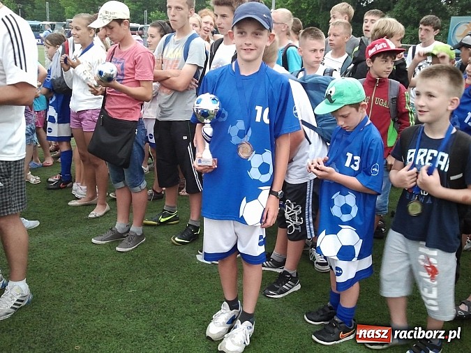 Zdjęcie w galerii na portalu naszraciborz.pl: Piłkarki z Pawłowa najlepsze w kraju. Jadą na zgrupowanie do Ajaxu Amsterdam wiadomości z regionu