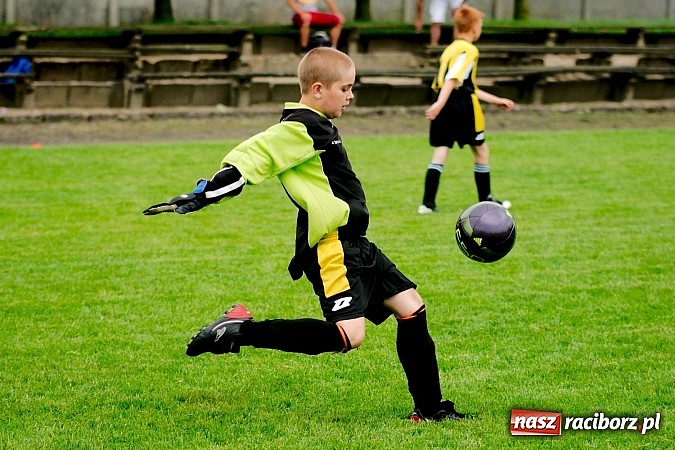 Zdjęcie w galerii na portalu naszraciborz.pl: Tworków Cup 2013: Dreszczowiec w finale. Puchar zostaje w Tworkowie wiadomości z regionu