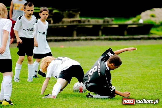 Zdjęcie w galerii na portalu naszraciborz.pl: Tworków Cup 2013: Dreszczowiec w finale. Puchar zostaje w Tworkowie wiadomości z regionu
