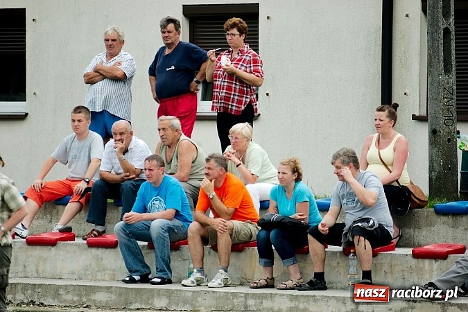 Zdjęcie w galerii na portalu naszraciborz.pl: Tworków Cup 2013: Dreszczowiec w finale. Puchar zostaje w Tworkowie wiadomości z regionu