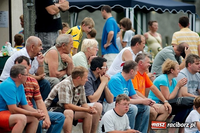 Zdjęcie w galerii na portalu naszraciborz.pl: Tworków Cup 2013: Dreszczowiec w finale. Puchar zostaje w Tworkowie wiadomości z regionu