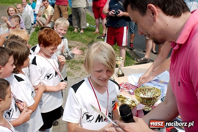 Zdjęcie w galerii na portalu naszraciborz.pl: Tworków Cup 2013: Dreszczowiec w finale. Puchar zostaje w Tworkowie wiadomości z regionu