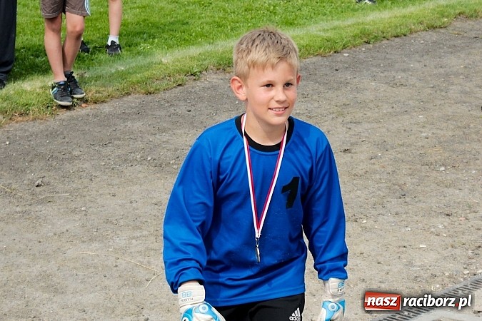 Zdjęcie w galerii na portalu naszraciborz.pl: Tworków Cup 2013: Dreszczowiec w finale. Puchar zostaje w Tworkowie wiadomości z regionu