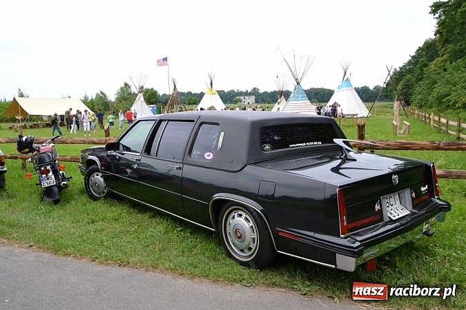 Zdjęcie w galerii na portalu naszraciborz.pl: Rekordowy zlot w Zabełkowie. Sto pojazdów wiadomości z regionu