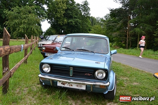 Zdjęcie w galerii na portalu naszraciborz.pl: Rekordowy zlot w Zabełkowie. Sto pojazdów wiadomości z regionu