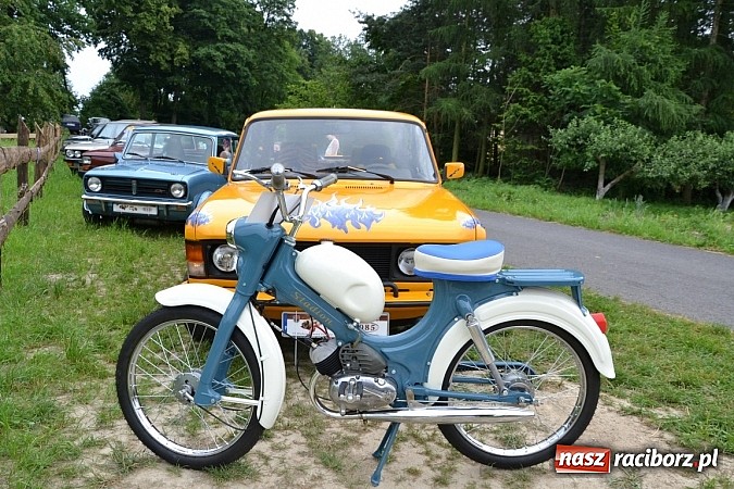 Zdjęcie w galerii na portalu naszraciborz.pl: Rekordowy zlot w Zabełkowie. Sto pojazdów wiadomości z regionu