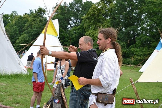 Zdjęcie w galerii na portalu naszraciborz.pl: Rekordowy zlot w Zabełkowie. Sto pojazdów wiadomości z regionu