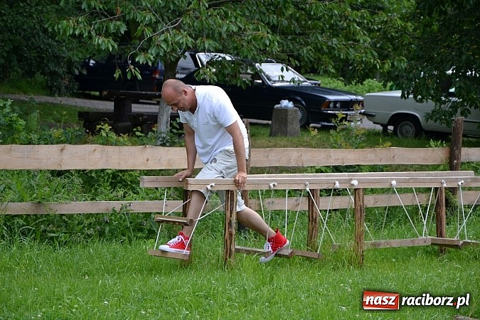 Zdjęcie w galerii na portalu naszraciborz.pl: Rekordowy zlot w Zabełkowie. Sto pojazdów wiadomości z regionu