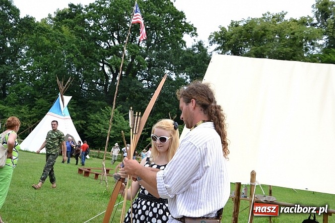 Zdjęcie w galerii na portalu naszraciborz.pl: Rekordowy zlot w Zabełkowie. Sto pojazdów wiadomości z regionu