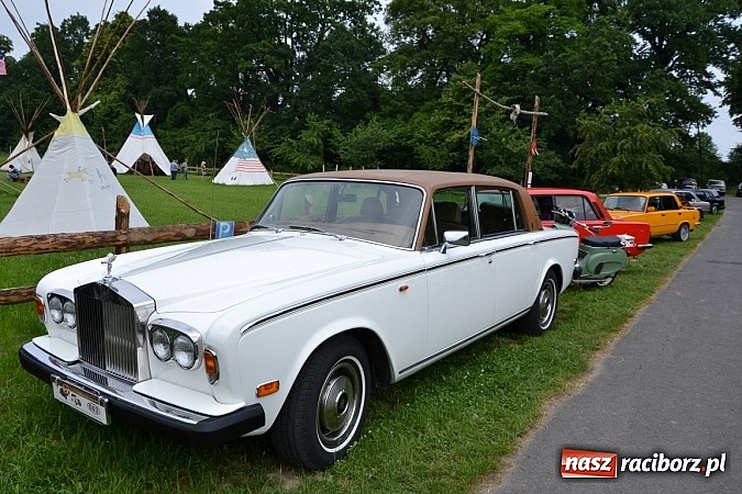Zdjęcie w galerii na portalu naszraciborz.pl: Rekordowy zlot w Zabełkowie. Sto pojazdów wiadomości z regionu