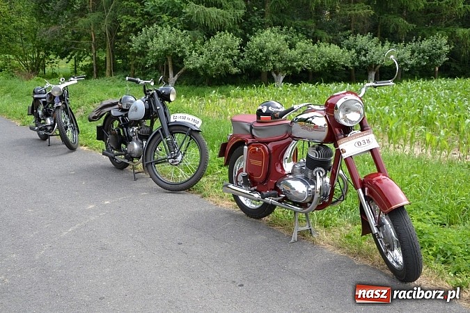 Zdjęcie w galerii na portalu naszraciborz.pl: Rekordowy zlot w Zabełkowie. Sto pojazdów wiadomości z regionu