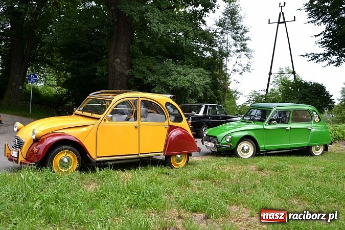 Zdjęcie w galerii na portalu naszraciborz.pl: Rekordowy zlot w Zabełkowie. Sto pojazdów wiadomości z regionu