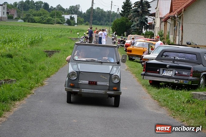Zdjęcie w galerii na portalu naszraciborz.pl: Rekordowy zlot w Zabełkowie. Sto pojazdów wiadomości z regionu