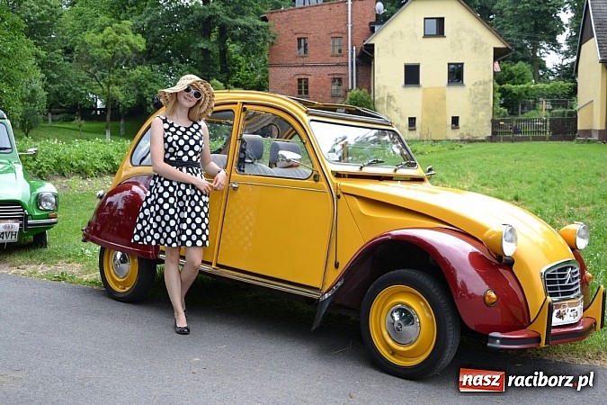 Zdjęcie w galerii na portalu naszraciborz.pl: Rekordowy zlot w Zabełkowie. Sto pojazdów wiadomości z regionu