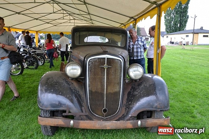 Zdjęcie w galerii na portalu naszraciborz.pl: Rekordowy zlot w Zabełkowie. Sto pojazdów wiadomości z regionu
