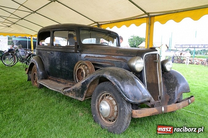 Zdjęcie w galerii na portalu naszraciborz.pl: Rekordowy zlot w Zabełkowie. Sto pojazdów wiadomości z regionu