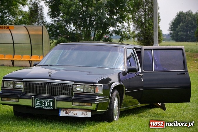 Zdjęcie w galerii na portalu naszraciborz.pl: Rekordowy zlot w Zabełkowie. Sto pojazdów wiadomości z regionu