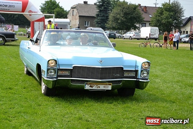 Zdjęcie w galerii na portalu naszraciborz.pl: Rekordowy zlot w Zabełkowie. Sto pojazdów wiadomości z regionu