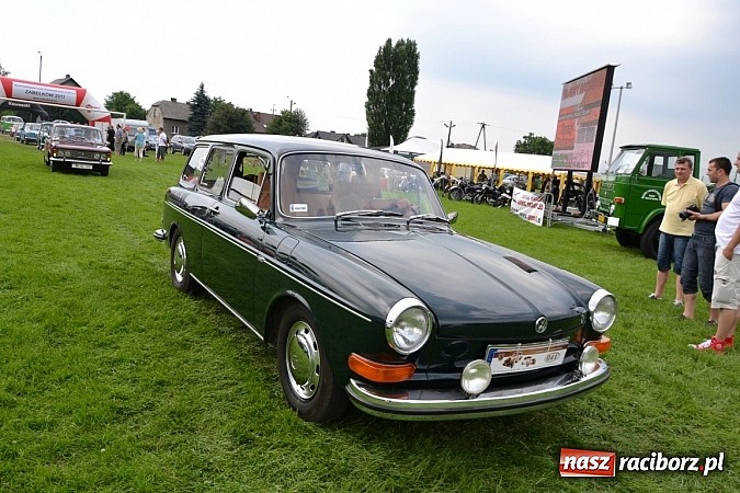 Zdjęcie w galerii na portalu naszraciborz.pl: Rekordowy zlot w Zabełkowie. Sto pojazdów wiadomości z regionu