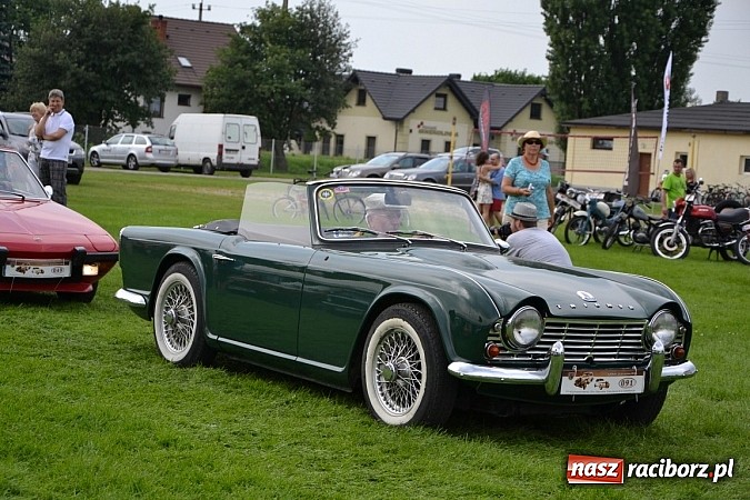 Zdjęcie w galerii na portalu naszraciborz.pl: Rekordowy zlot w Zabełkowie. Sto pojazdów wiadomości z regionu