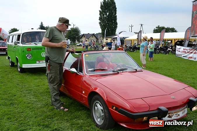 Zdjęcie w galerii na portalu naszraciborz.pl: Rekordowy zlot w Zabełkowie. Sto pojazdów wiadomości z regionu