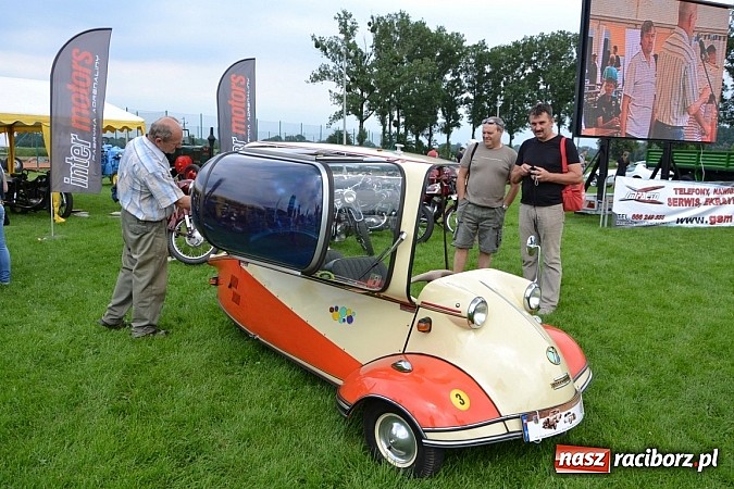 Zdjęcie w galerii na portalu naszraciborz.pl: Rekordowy zlot w Zabełkowie. Sto pojazdów wiadomości z regionu