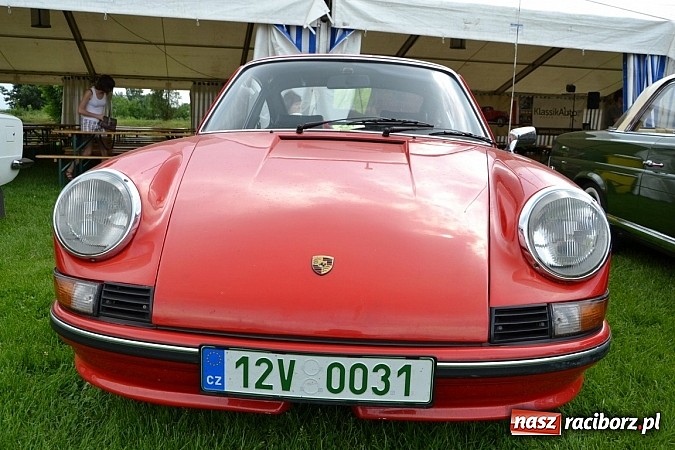 Zdjęcie w galerii na portalu naszraciborz.pl: Rekordowy zlot w Zabełkowie. Sto pojazdów wiadomości z regionu