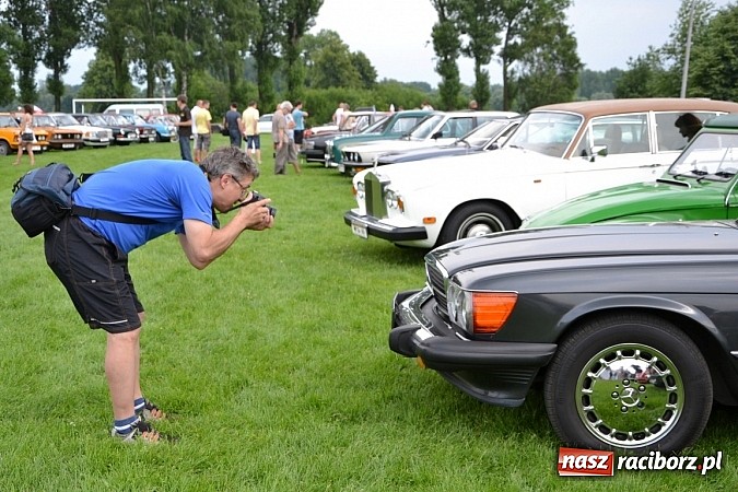 Zdjęcie w galerii na portalu naszraciborz.pl: Rekordowy zlot w Zabełkowie. Sto pojazdów wiadomości z regionu