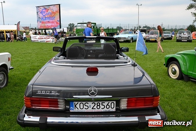 Zdjęcie w galerii na portalu naszraciborz.pl: Rekordowy zlot w Zabełkowie. Sto pojazdów wiadomości z regionu