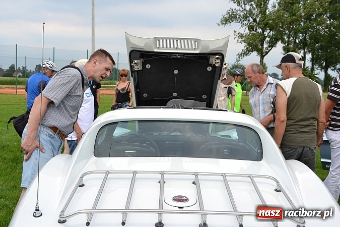 Zdjęcie w galerii na portalu naszraciborz.pl: Rekordowy zlot w Zabełkowie. Sto pojazdów wiadomości z regionu