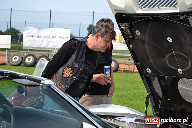 Zdjęcie w galerii na portalu naszraciborz.pl: Rekordowy zlot w Zabełkowie. Sto pojazdów wiadomości z regionu