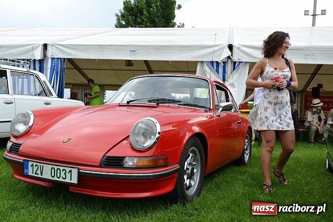 Zdjęcie w galerii na portalu naszraciborz.pl: Rekordowy zlot w Zabełkowie. Sto pojazdów wiadomości z regionu