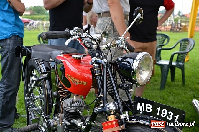 Zdjęcie w galerii na portalu naszraciborz.pl: Rekordowy zlot w Zabełkowie. Sto pojazdów wiadomości z regionu