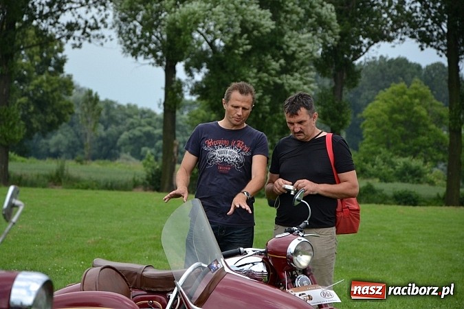 Zdjęcie w galerii na portalu naszraciborz.pl: Rekordowy zlot w Zabełkowie. Sto pojazdów wiadomości z regionu