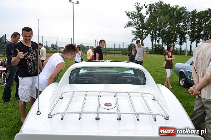 Zdjęcie w galerii na portalu naszraciborz.pl: Rekordowy zlot w Zabełkowie. Sto pojazdów wiadomości z regionu