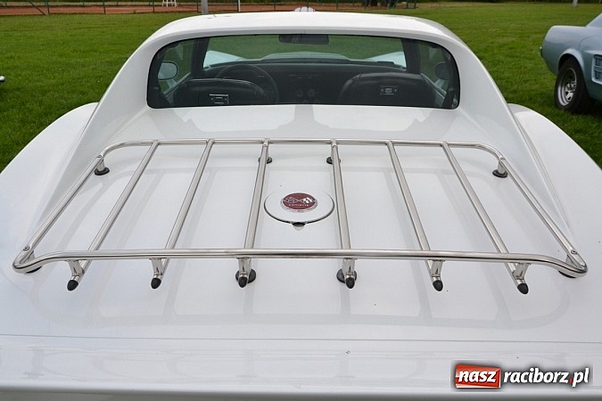 Zdjęcie w galerii na portalu naszraciborz.pl: Rekordowy zlot w Zabełkowie. Sto pojazdów wiadomości z regionu