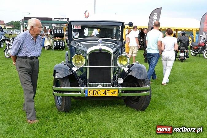 Zdjęcie w galerii na portalu naszraciborz.pl: Rekordowy zlot w Zabełkowie. Sto pojazdów wiadomości z regionu