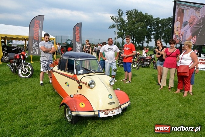 Zdjęcie w galerii na portalu naszraciborz.pl: Rekordowy zlot w Zabełkowie. Sto pojazdów wiadomości z regionu
