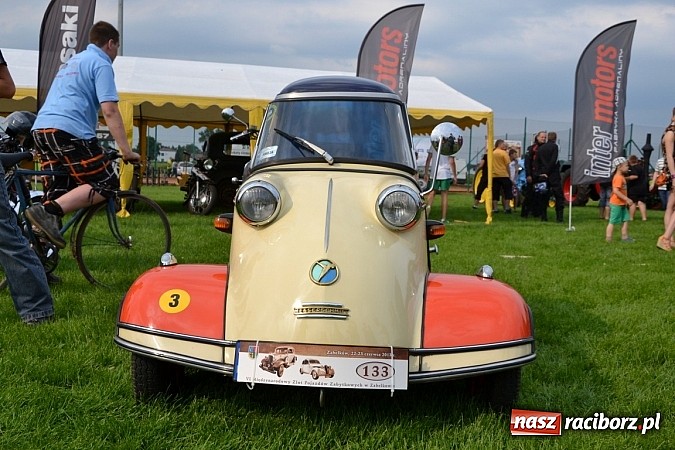 Zdjęcie w galerii na portalu naszraciborz.pl: Rekordowy zlot w Zabełkowie. Sto pojazdów wiadomości z regionu