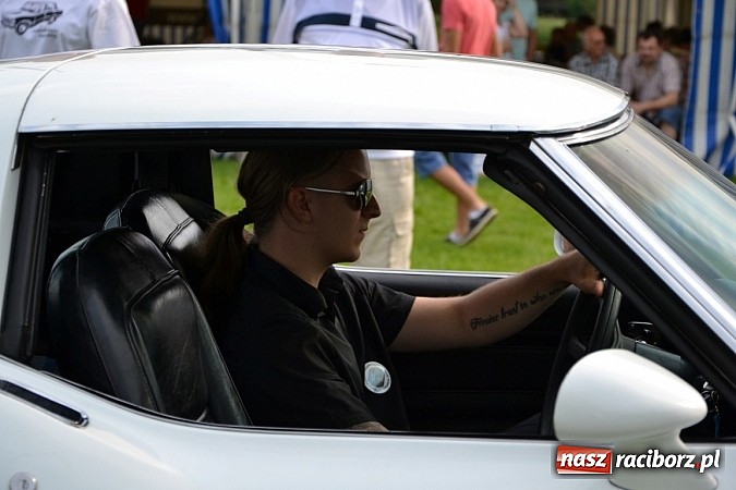 Zdjęcie w galerii na portalu naszraciborz.pl: Rekordowy zlot w Zabełkowie. Sto pojazdów wiadomości z regionu