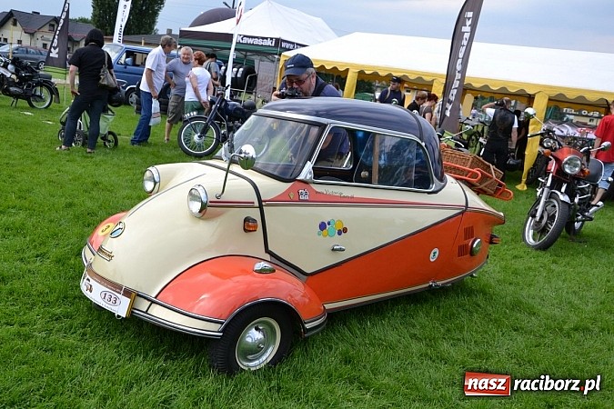 Zdjęcie w galerii na portalu naszraciborz.pl: Rekordowy zlot w Zabełkowie. Sto pojazdów wiadomości z regionu