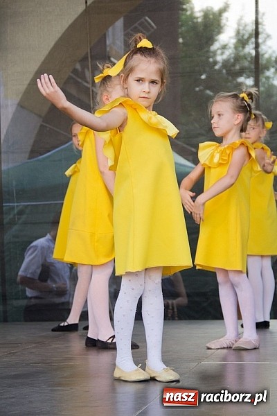 Zdjęcie w galerii na portalu naszraciborz.pl: Dni Raciborza - występy artystyczne na Rynku wiadomości z regionu